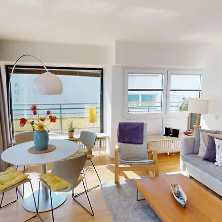 Miramar Miramar 401 アパート